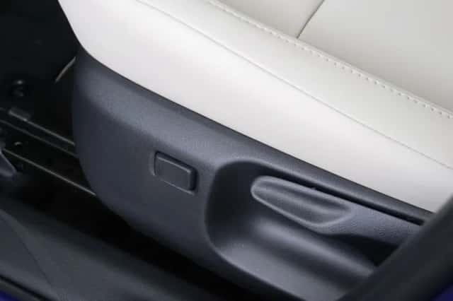 Lexus LBX (2026) thumbnail 12