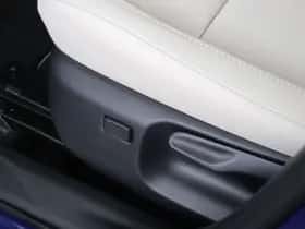 Lexus LBX (2026) thumbnail 12