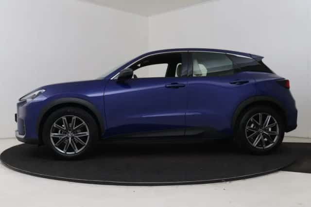 Lexus LBX (2026) thumbnail 3