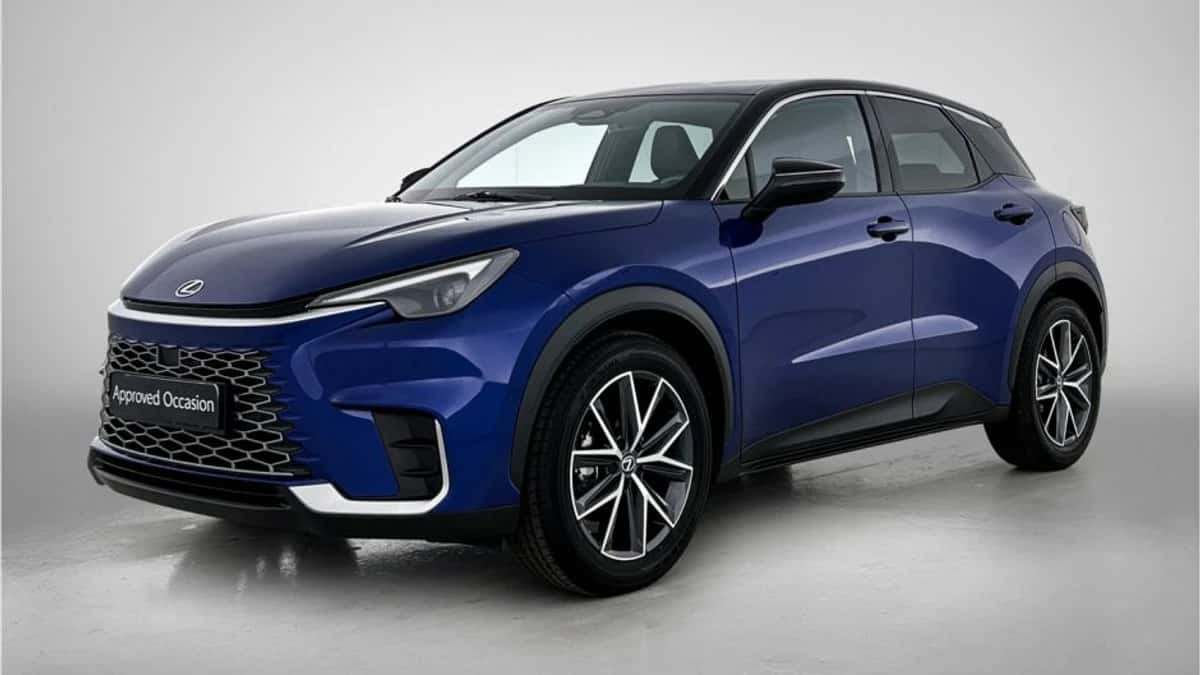 Lexus LBX (2024) — foto 1