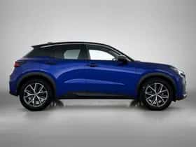 Lexus LBX (2024) thumbnail 11