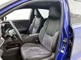 Lexus LBX (2024) thumbnail 15