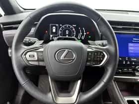 Lexus LBX (2024) thumbnail 17