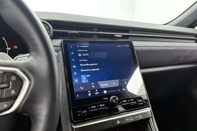 Lexus LBX (2024) thumbnail 7