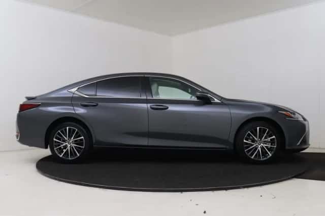 Lexus ES (2025) thumbnail 14
