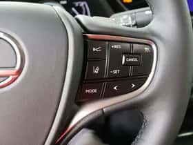Lexus ES (2025) thumbnail 17