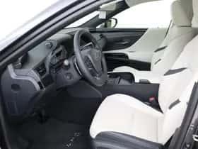 Lexus ES (2025) thumbnail 33