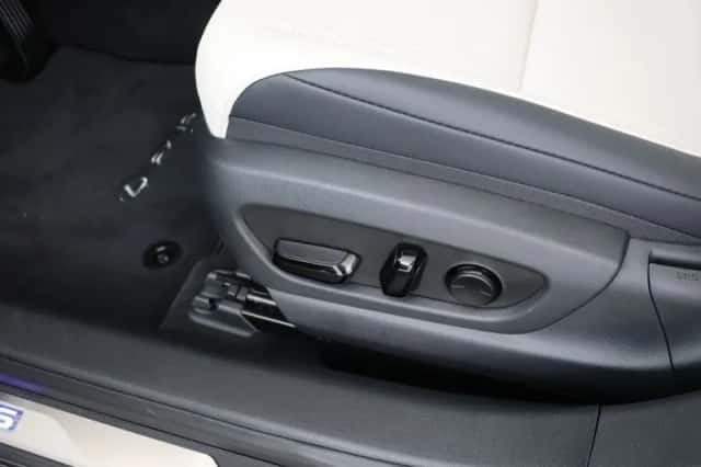 Lexus ES (2025) thumbnail 10