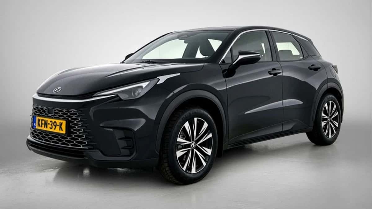 Lexus LBX (2025) — foto 1