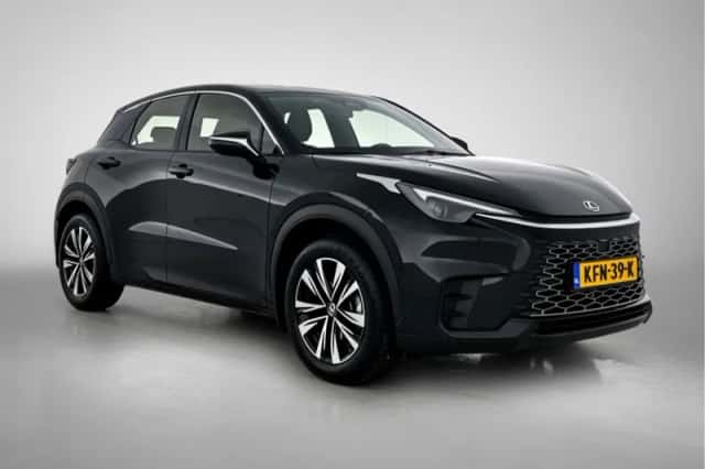 Lexus LBX (2025) thumbnail 12