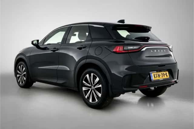 Lexus LBX (2025) thumbnail 13