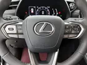 Lexus LBX (2025) thumbnail 17