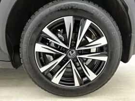 Lexus LBX (2025) thumbnail 23