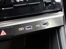 Lexus LBX (2025) thumbnail 24