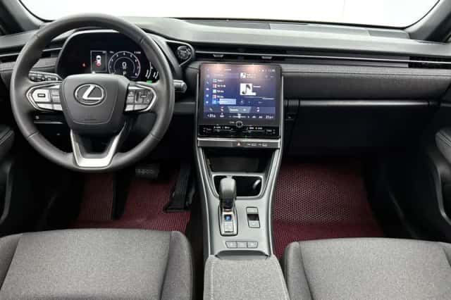 Lexus LBX (2025) thumbnail 4