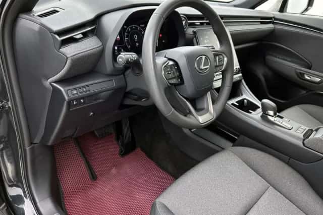 Lexus LBX (2025) thumbnail 35
