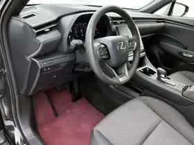 Lexus LBX (2025) thumbnail 35