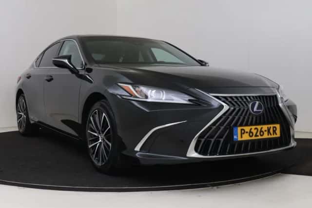 Lexus ES (2022) thumbnail 15
