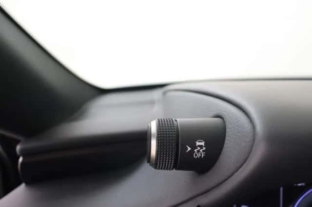 Lexus ES (2022) thumbnail 18
