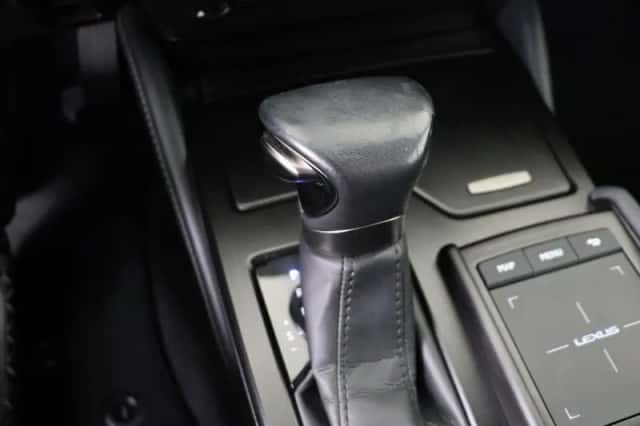 Lexus ES (2022) thumbnail 23
