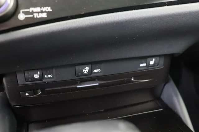 Lexus ES (2022) thumbnail 26