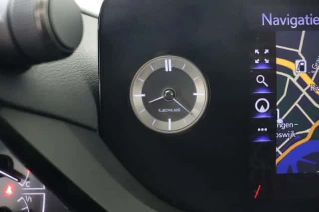Lexus ES (2022) thumbnail 31