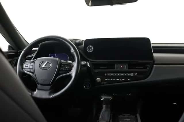 Lexus ES (2022) thumbnail 41