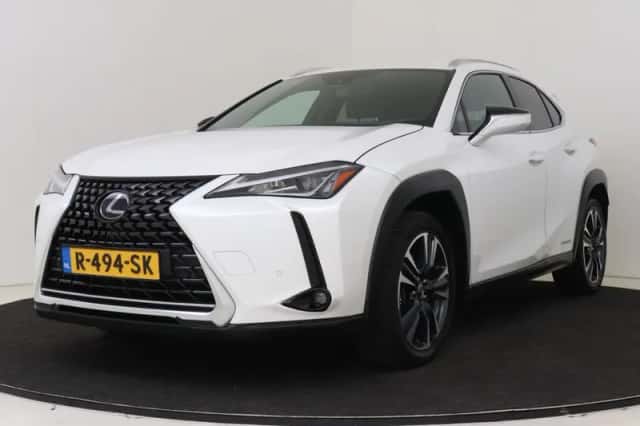 Lexus UX (2021) thumbnail 1