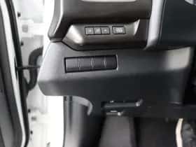 Lexus UX (2021) thumbnail 13