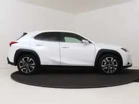 Lexus UX (2021) thumbnail 14