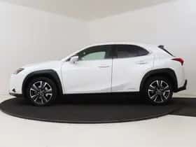 Lexus UX (2021) thumbnail 3