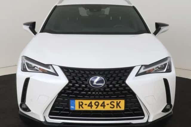 Lexus UX (2021) thumbnail 24