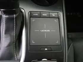 Lexus UX (2021) thumbnail 28