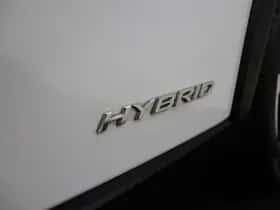 Lexus UX (2021) thumbnail 5