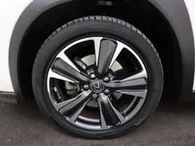 Lexus UX (2021) thumbnail 6