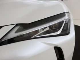 Lexus UX (2021) thumbnail 9