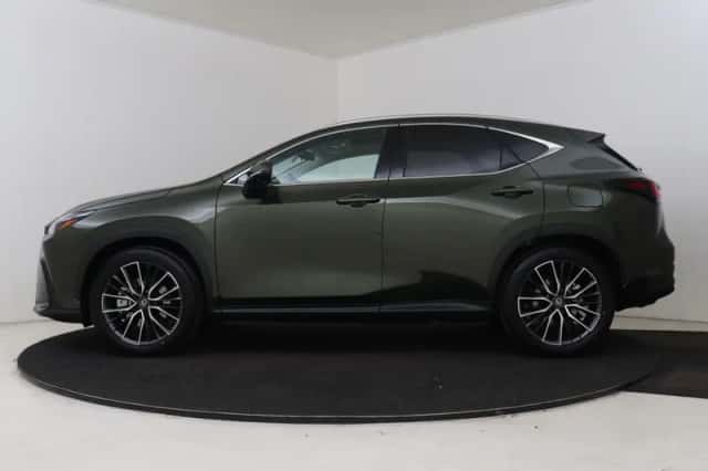 Lexus NX (2026) thumbnail 3