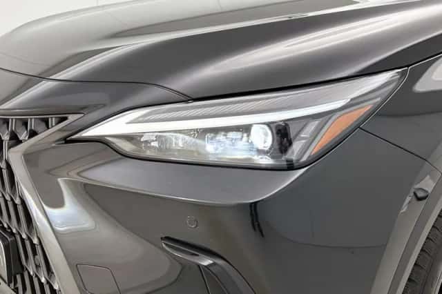 Lexus NX (2022) thumbnail 24