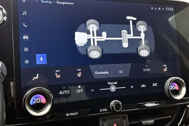 Lexus NX (2022) thumbnail 26