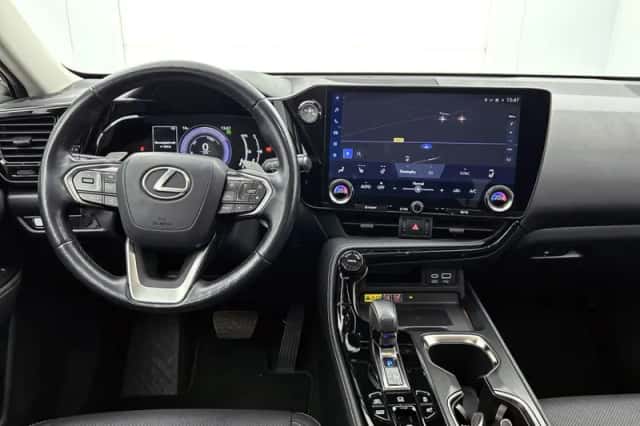 Lexus NX (2022) thumbnail 4
