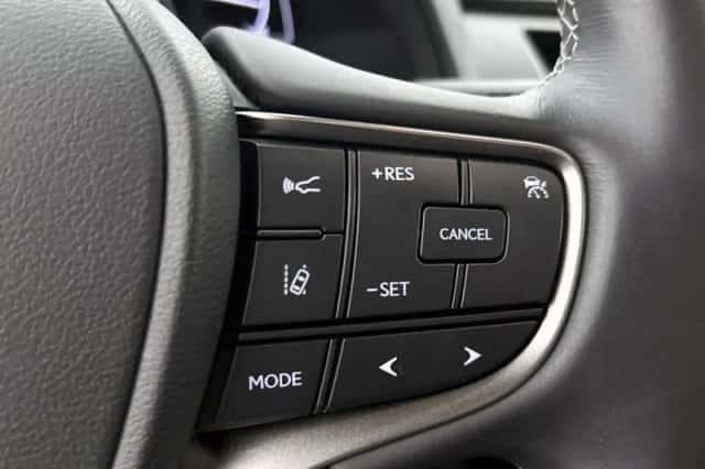 Lexus UX (2020) thumbnail 14