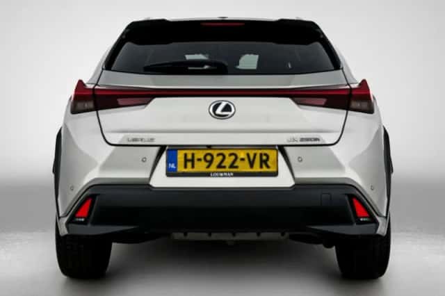 Lexus UX (2020) thumbnail 21
