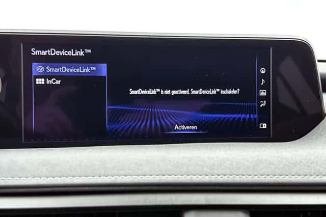 Lexus UX (2020) thumbnail 27