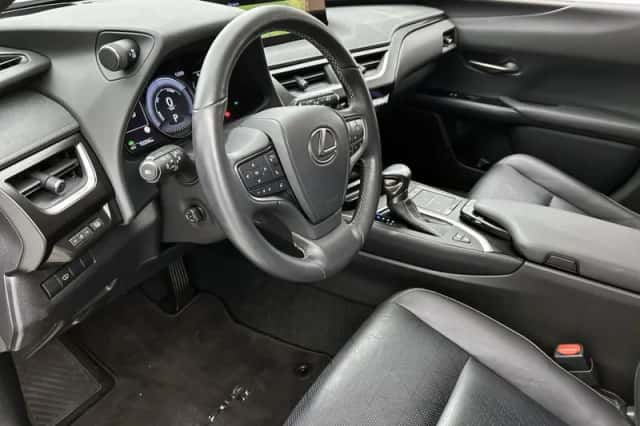 Lexus UX (2020) thumbnail 35