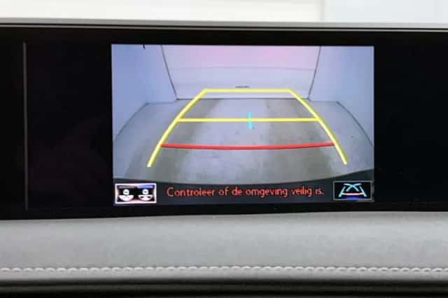 Lexus UX (2020) thumbnail 8