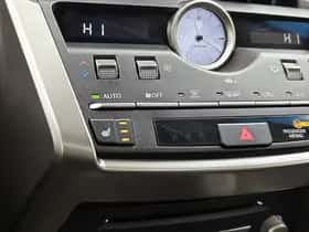Lexus NX (2018) thumbnail 19