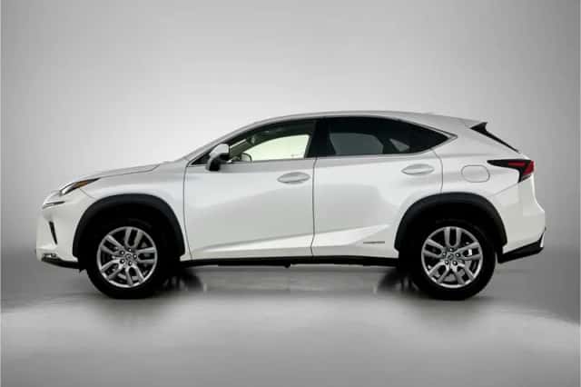 Lexus NX (2018) thumbnail 3