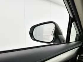 Lexus NX (2018) thumbnail 35