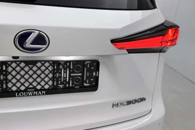 Lexus NX (2018) thumbnail 37