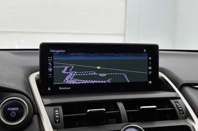 Lexus NX (2018) thumbnail 38